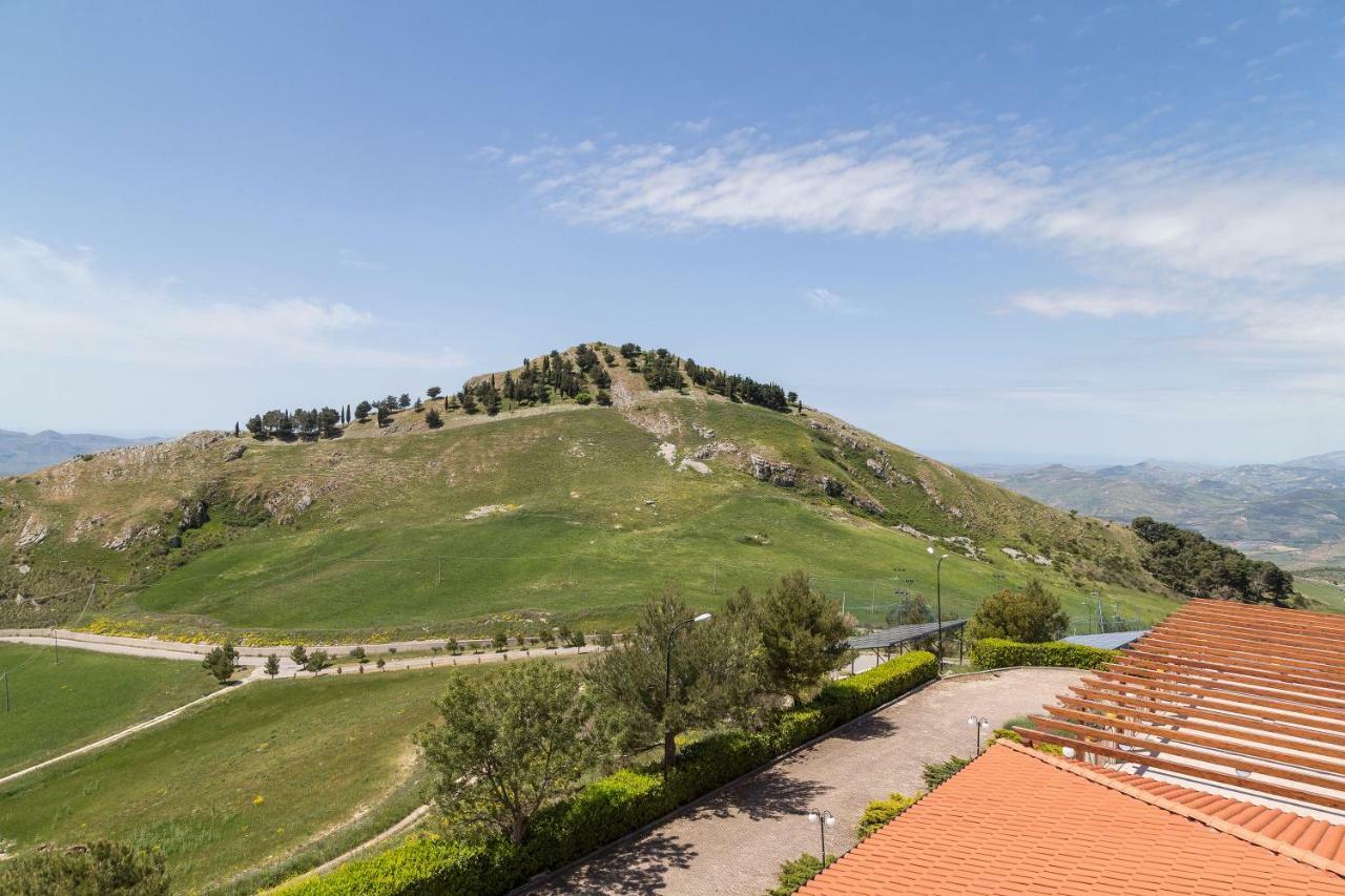 Pigna D'Oro Country Hotel Santo Stefano Quisquina Exterior foto
