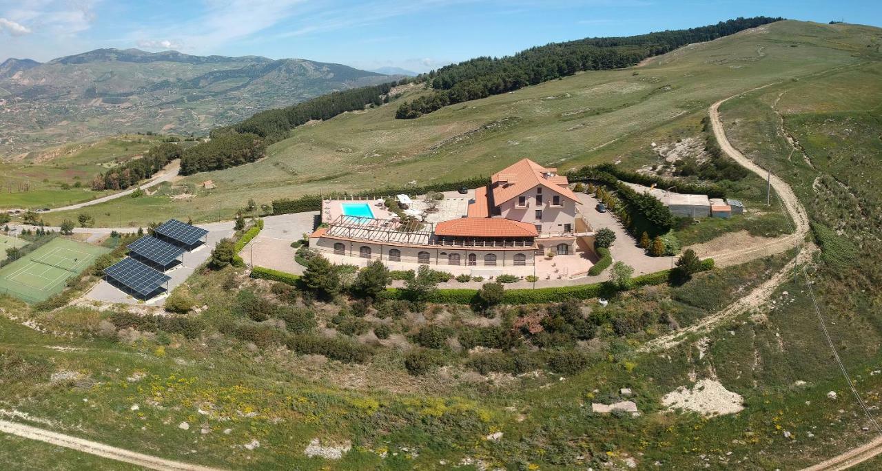 Pigna D'Oro Country Hotel Santo Stefano Quisquina Exterior foto